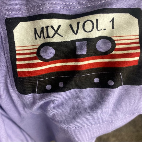 AJ Oversized Lavender V-neck Tee Size Small - Picture 7 of 7